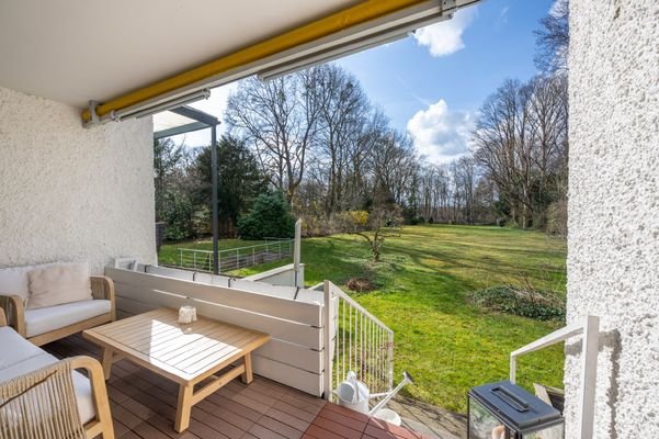 Loggia mit Ausblick ins Grüne