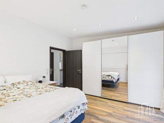 CAM02839G0-PR0330-STILL021