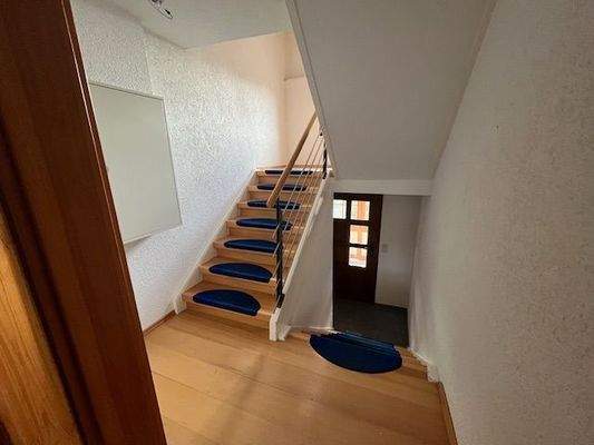 2. Treppenaufgang EG in OG