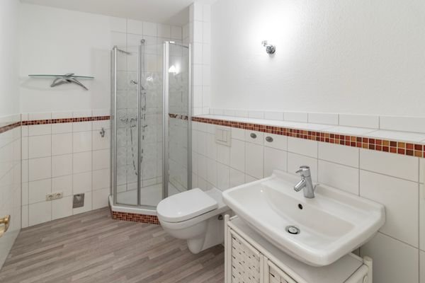 5. Modernes Duschbad.jpg