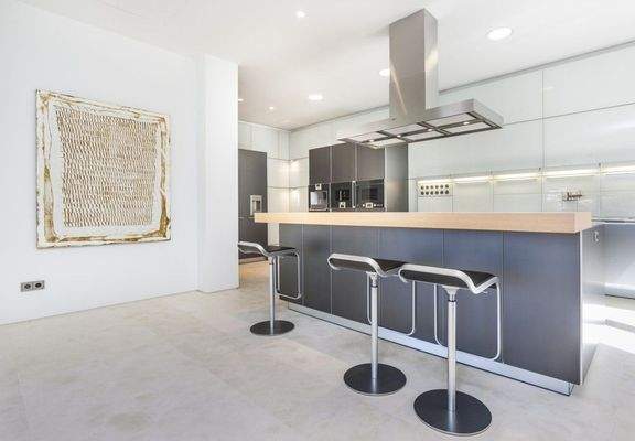 Luxusvilla zum Verkauf in der ersten Linie von Camp de Mar BHHS-BAL-0908