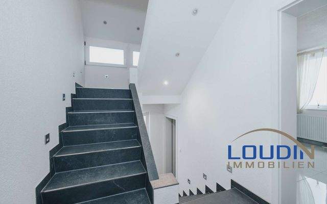 Treppenaufgang ins DG