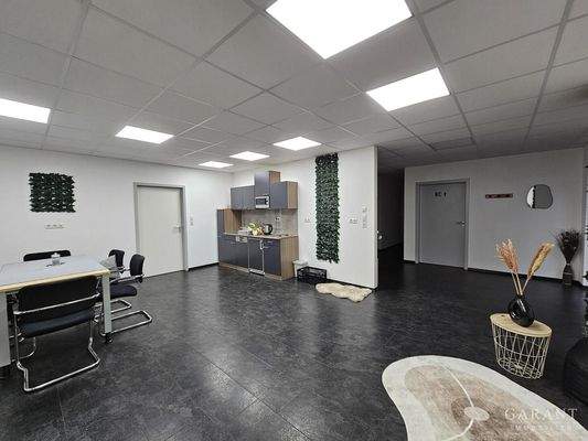 Büro mit Küchenzeile