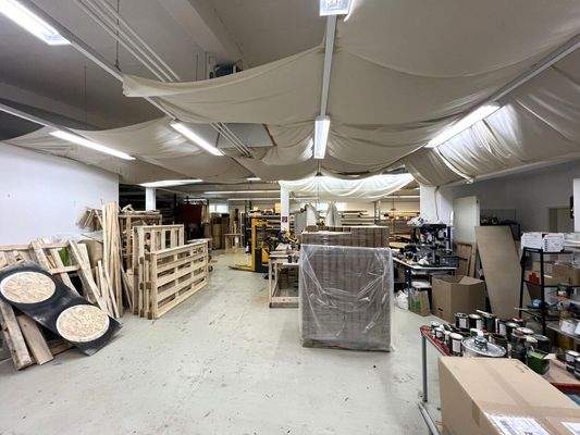 Produktion und Lackiererei