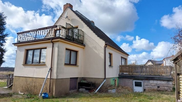 Haus Ansicht vom Grundstück