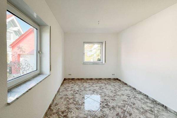 Zimmer Straßenseitig