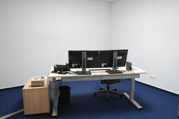 Büroraum 1.JPG