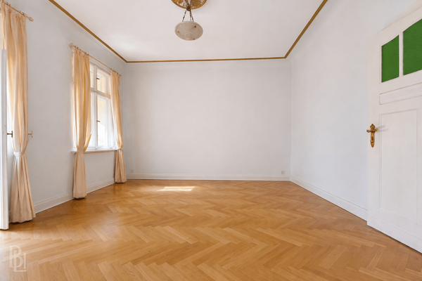 Arbeits- oder Schlafzimmer