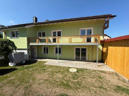 4 Hauseingänge für 5 Wohnungen auf 3 Ebenen