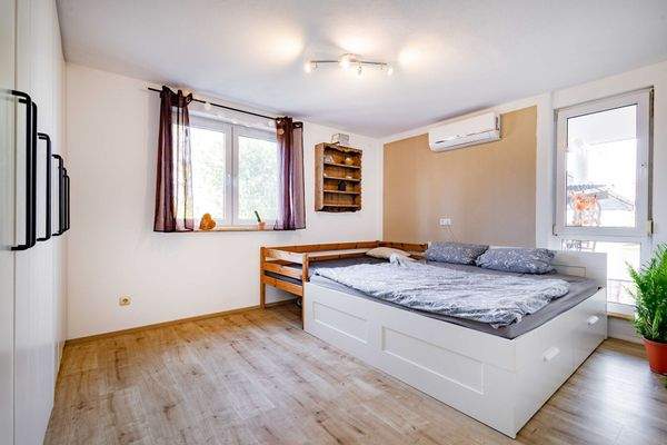 Schlafzimmer mit Klima