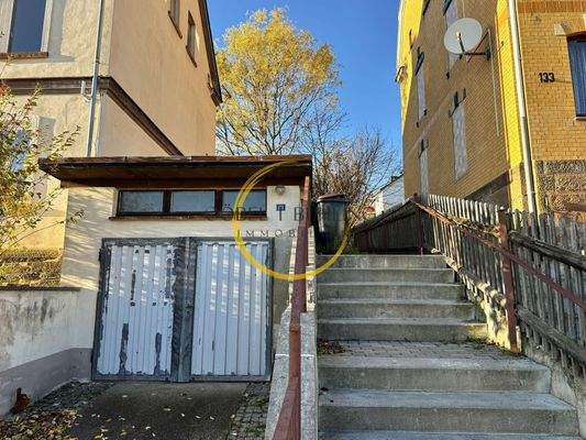 Garage / Aufgang Treppe