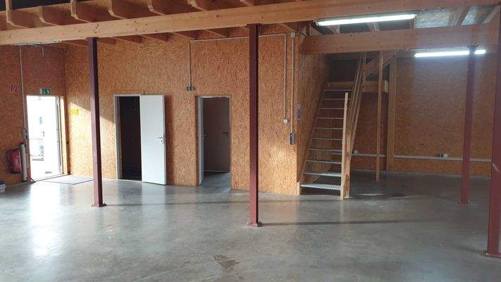 Halle 1 mit Büro/Abstellraum