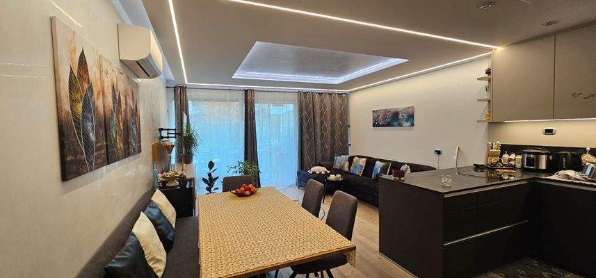 Brixen-Sanierte Wohnung-vollmöbliert-modern-hochwertige Möbel-Eichrichtung-Luxus-Neu-Beleuchtung-Terrasse-Stadtzentrum-Bahnhof