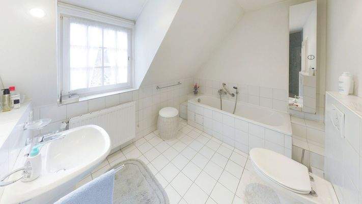 Badezimmer im Obergeschoss