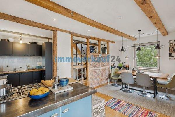 Küche mit Essbereich - (KI generiert)