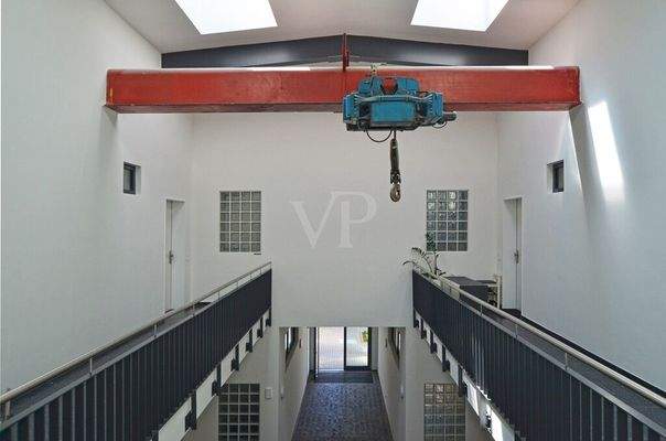 Halle_Eingangshalle_Kran