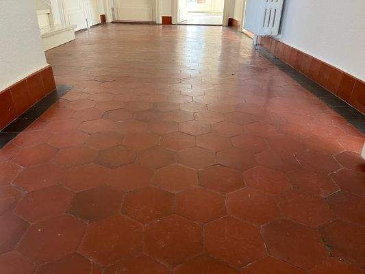 Historische Fliesen im EG