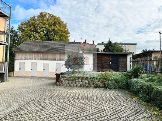 Parkplätze, Abstellkammer, Werkstatt