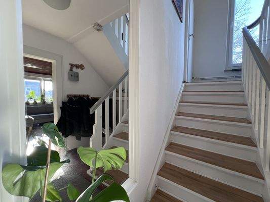 Lichtdurchflutetes Treppenhaus