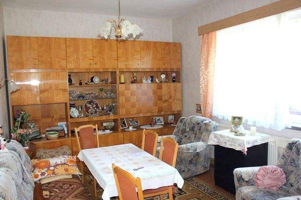 Wohnzimmer der 2-Zimmer Wohnung im Haus 1 - EG