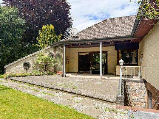 Teilüberdachte Terrasse