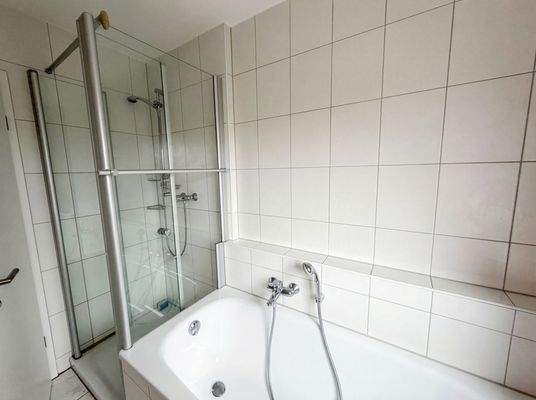 Wanne + Dusche.png