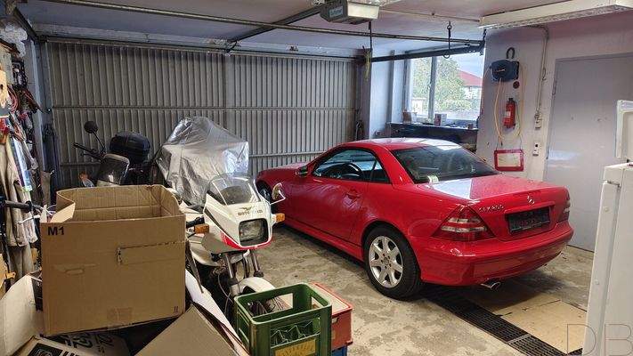 Doppelgarage (wird leer übergeben)