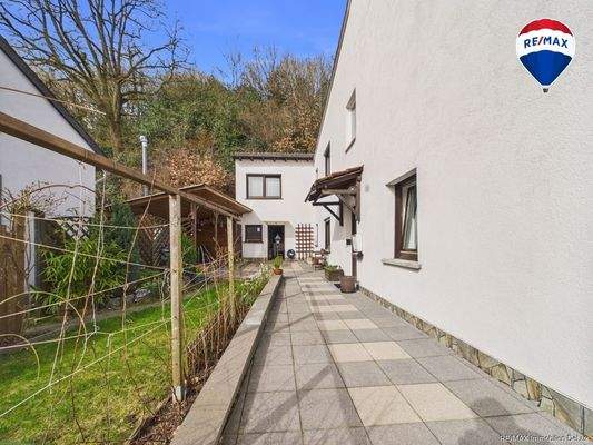 REMAX Immobilien DeLux Haus in Losheim am See - Britten zu verkaufen