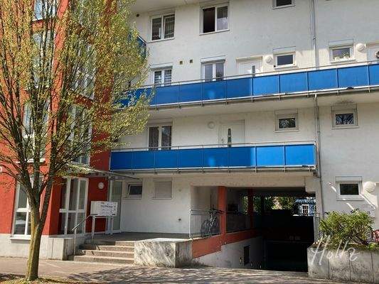 FR-ETW_JM_15_Eingang+TG-Einfahrt