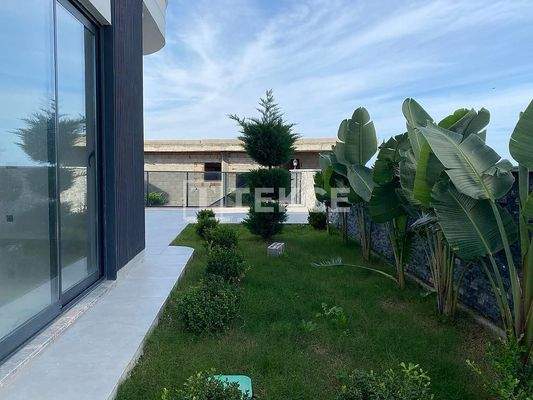 Detached House with a Private Swimming Pool in Alanya