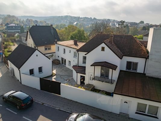 Haus - gesamt mit Geschäftslokal