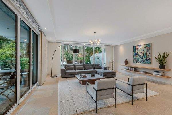 (KI) Wintergarten - virtuell möbliert