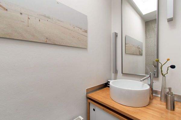 Gäste-WC mit Lichtkuppel 