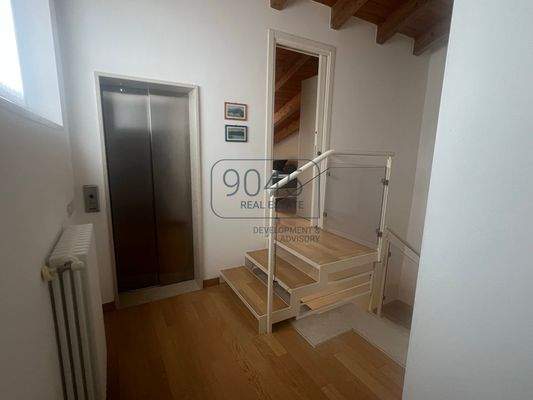 Historisches Gebäude mit 7 Luxusapartments und Pool in Brenzone sul Garda - Gardasee