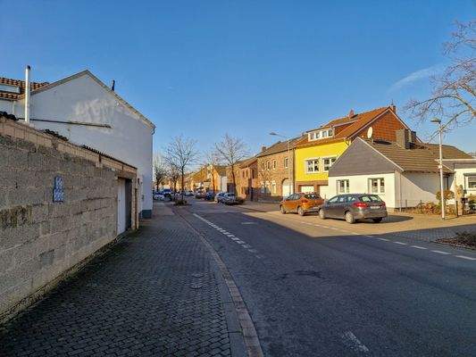 Straße vor dem Haus