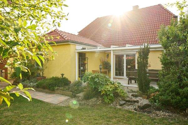 Garten mit Blick auf die Terrasse