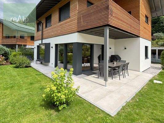 Großzügige Terrassenflächen