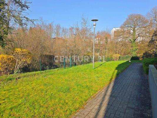 Grundstück hinterm Haus