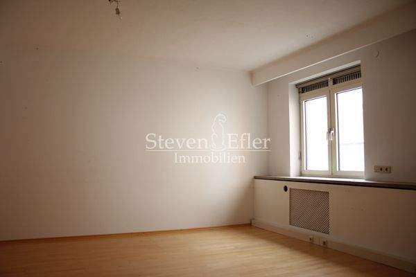 Büro im Erdgeschoss