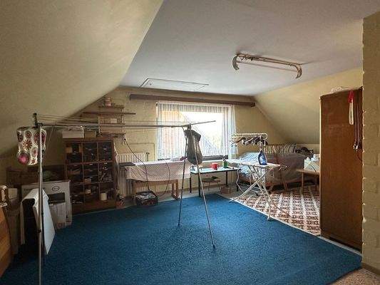 Zusätzlich ausbaufähiger Bodenraum