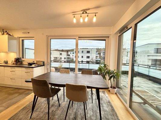 Essbereich mit offener Küche