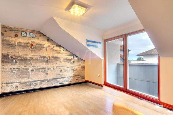 Schlafzimmer - ohne Möbel