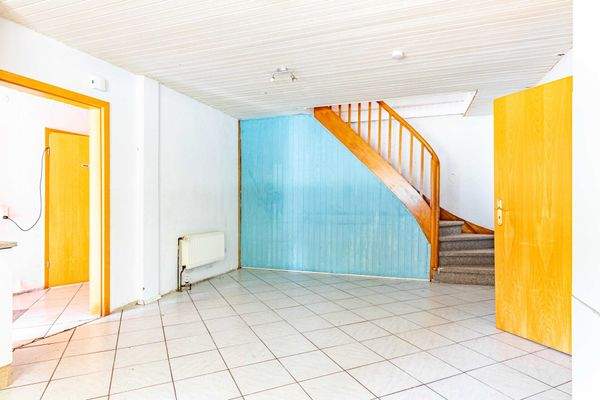 Küche/Treppenaufgang WG. 1