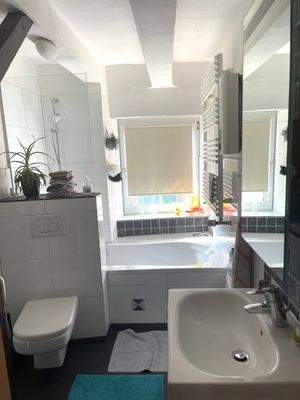 Badezimmer Maisonette-Wohnung Vorderhaus