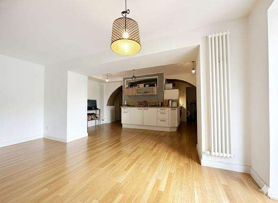 Helle Wohnküche im Schloss