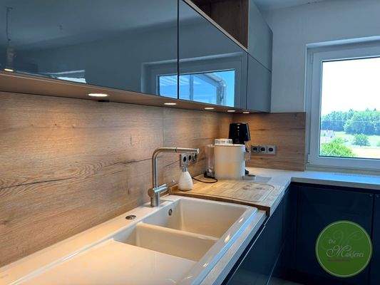 ... ansprechendem Stil und genügend Stauraum!