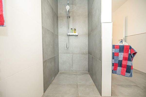 Durchdachte Lösungen prägen das Badezimmer