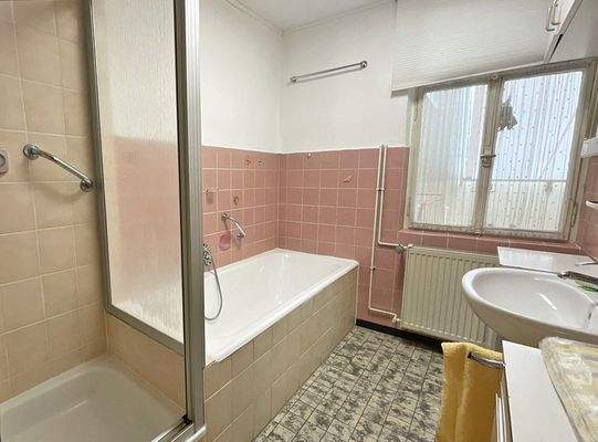 Haus 11-13 - Badezimmer im Obergeschoss