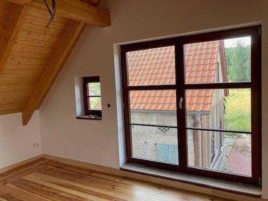 Doppelhaus rechts, Schlafzimmerfenster