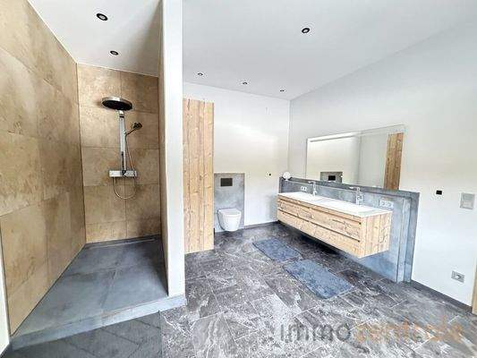 12004DE6-DF2D-462B-8519-8C4CF93CE8D4_1_105_c